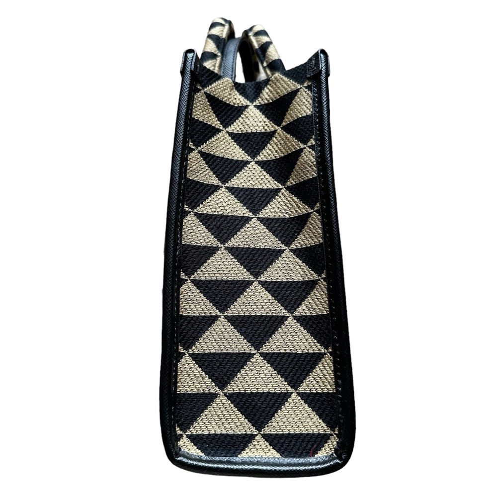 Non Authentic P R A D A Handbag - Picture 3 of 13